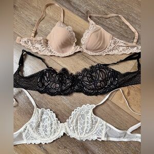 Bundle of bras like new Victoria secret pink and natori